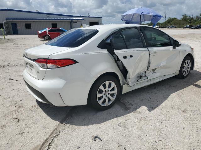 5YFEPMAE3MP199236 - 2021 TOYOTA COROLLA LE WHITE photo 3