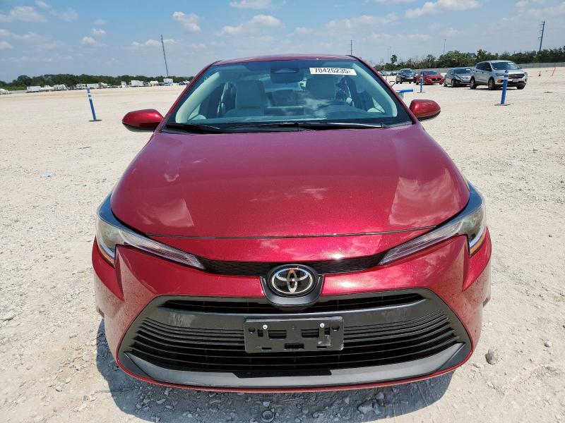 5YFB4MDE9SP345093 - 2025 TOYOTA COROLLA LE BURGUNDY photo 5