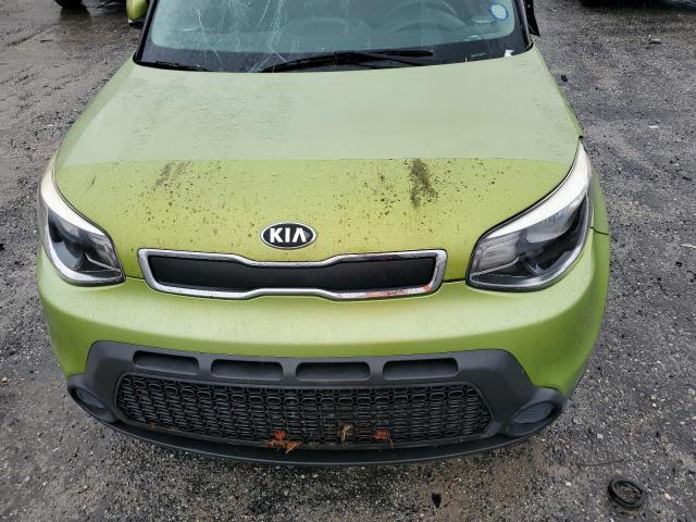 KNDJN2A27G7843471 - 2016 KIA SOUL GREEN photo 12