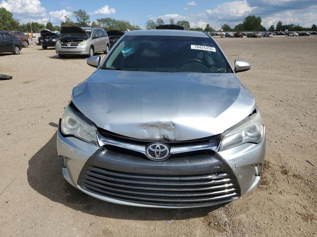4T4BF1FK4GR543569 - 2016 TOYOTA CAMRY LE SILVER photo 5