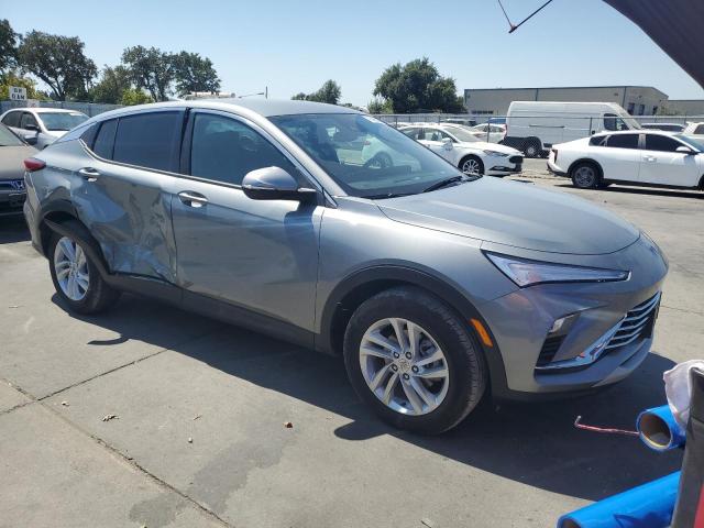 KL47LAE22RB167641 - 2024 BUICK ENVISTA PREFERRED SILVER photo 4