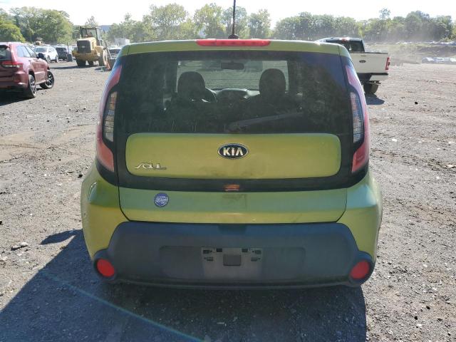 KNDJN2A24G7827504 - 2016 KIA SOUL GREEN photo 6