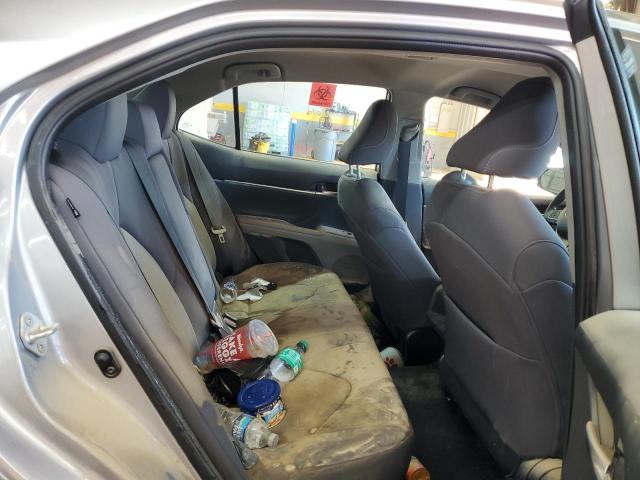 4T1C11AK3RU861786 - 2024 TOYOTA CAMRY LE 银色 照片 10