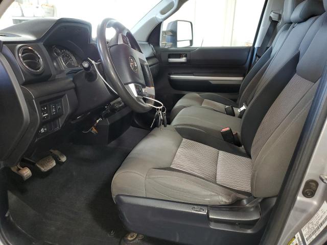5TFUY5F12FX439644 - 2015 TOYOTA TUNDRA DOUBLE CAB SR/SR5 SILVER photo 7