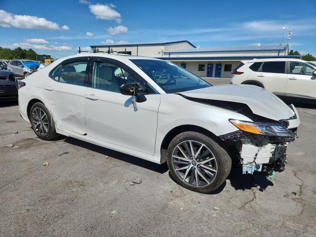 4T1F31AK5RU067718 - 2024 TOYOTA CAMRY XLE WHITE photo 4