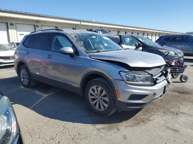 3VV0B7AX5LM111919 - 2020 VOLKSWAGEN TIGUAN S ვერცხლისფერი ფოტო 4