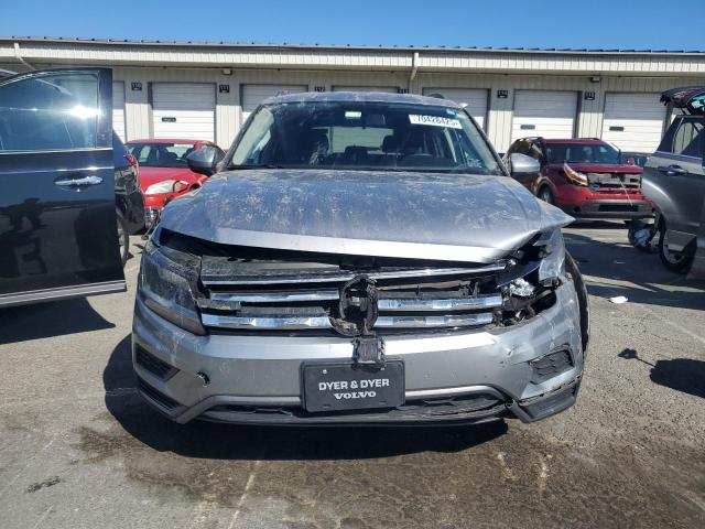 3VV0B7AX5LM111919 - 2020 VOLKSWAGEN TIGUAN S ვერცხლისფერი ფოტო 5