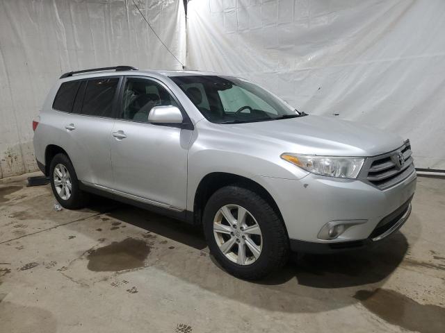 5TDBK3EH6CS123130 - 2012 TOYOTA HIGHLANDER BASE SILVER photo 4