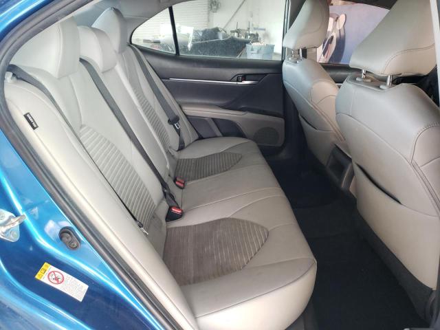 4T1B11HK7JU120126 - 2018 TOYOTA CAMRY L BLUE photo 10