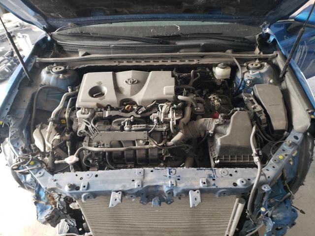 4T1B11HK7JU120126 - 2018 TOYOTA CAMRY L BLUE photo 11