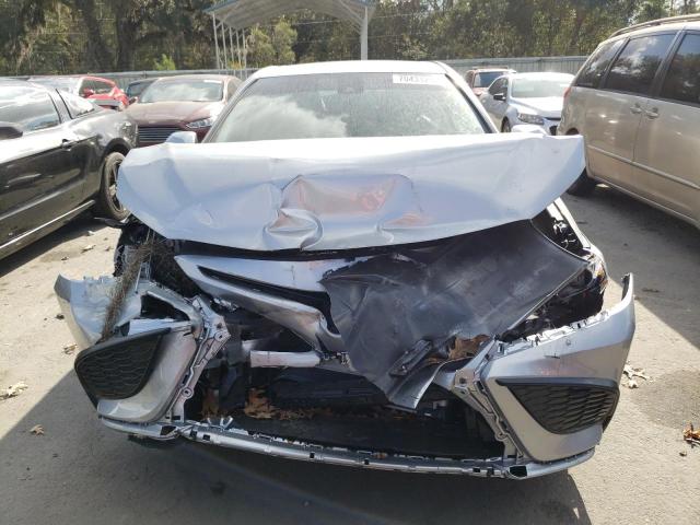 4T1G11AK6PU103083 - 2023 TOYOTA CAMRY SE NIGHT SHADE SILVER photo 5