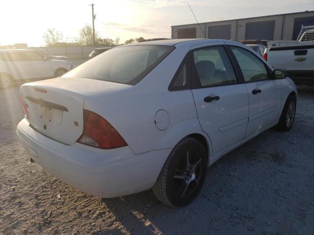 1FAFP34P03W171093 - 2003 FORD FOCUS SE WHITE photo 3