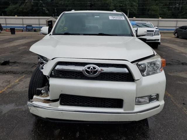 JTEZU5JR0B5028114 - 2011 TOYOTA 4RUNNER SR5 WHITE photo 5