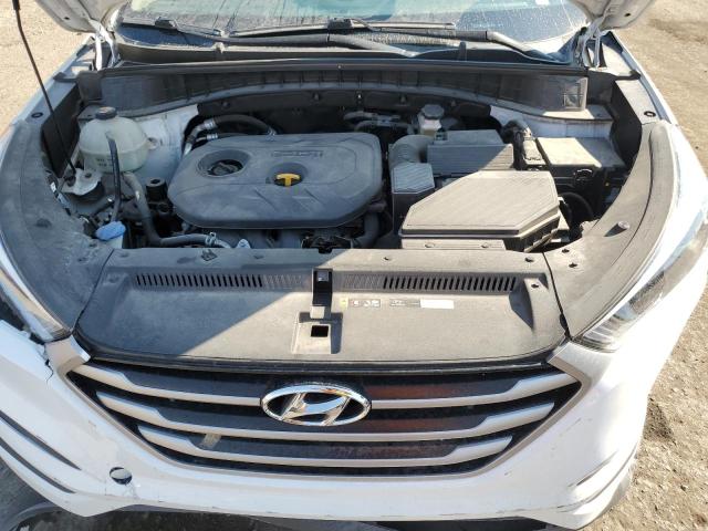 KM8J23A42HU484805 - 2017 HYUNDAI TUCSON SE WHITE photo 11