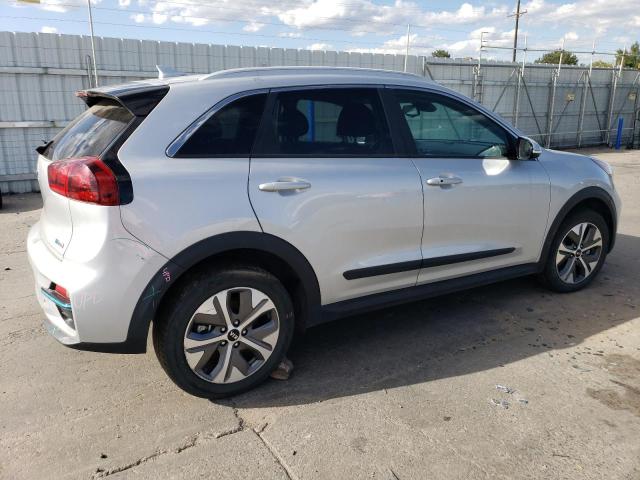 KNDCC3LG9K5024138 - 2019 KIA NIRO EX SILVER photo 3