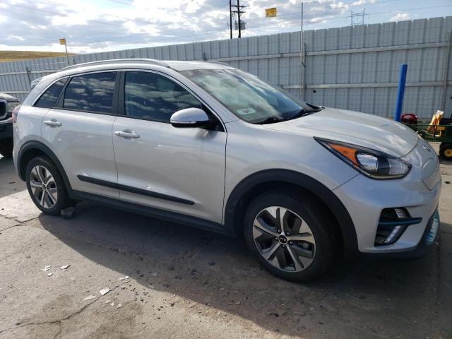 KNDCC3LG9K5024138 - 2019 KIA NIRO EX SILVER photo 4