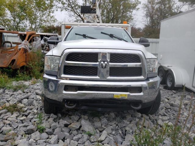 3C7WRMDL9EG254548 - 2014 RAM 5500 WHITE photo 5