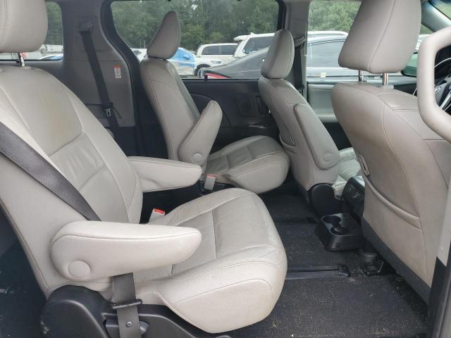 5TDDK3DC9FS117714 - 2015 TOYOTA SIENNA XLE 银色 照片 11