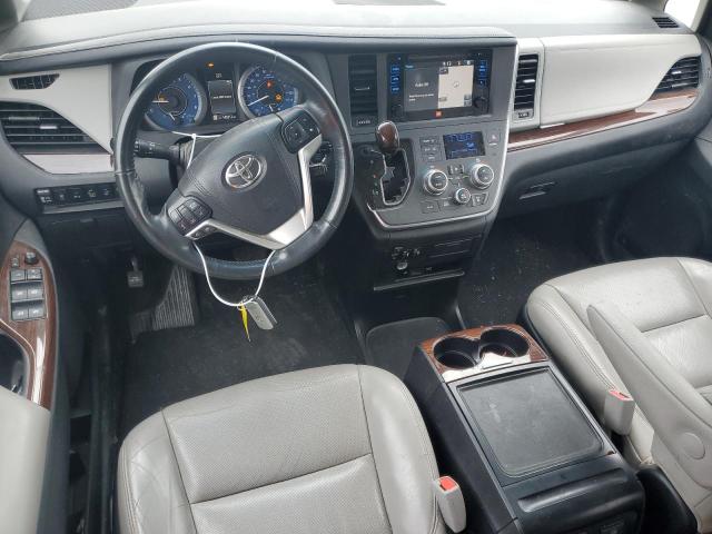 5TDDK3DC9FS117714 - 2015 TOYOTA SIENNA XLE 银色 照片 8