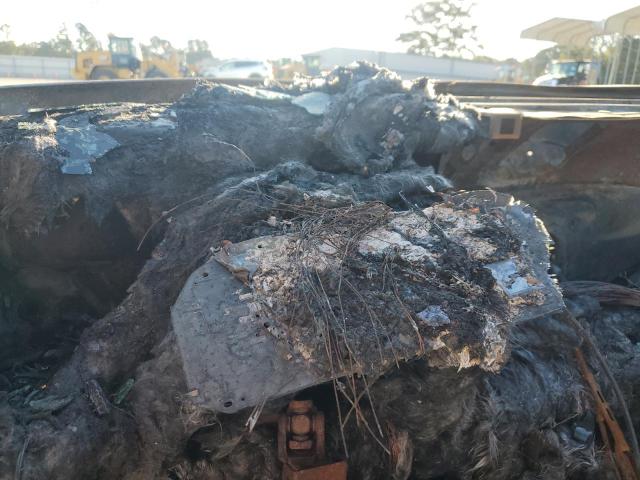 JM1BK343741161373 - 2004 MAZDA 3 HATCHBACK BURN photo 9