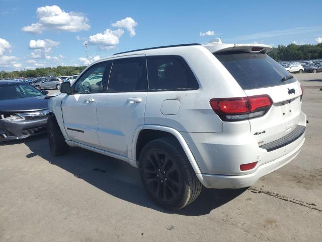 1C4RJFAG8JC390784 - 2018 JEEP GRAND CHER LAREDO WHITE photo 2