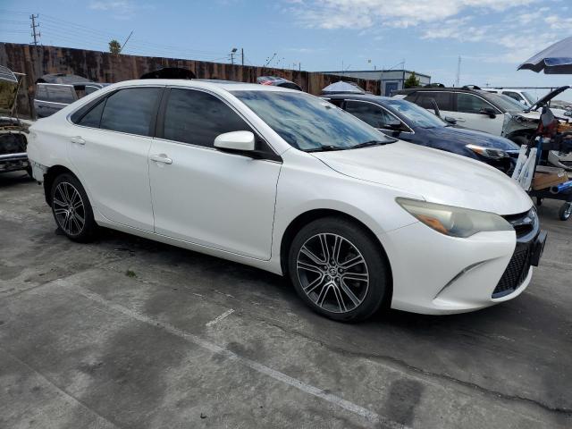 4T1BF1FK3GU537448 - 2016 TOYOTA CAMRY LE WHITE photo 4