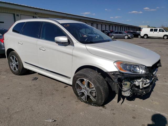 YV449MDM2F2666704 - 2015 VOLVO XC60 T6 PLATINUM WHITE photo 4