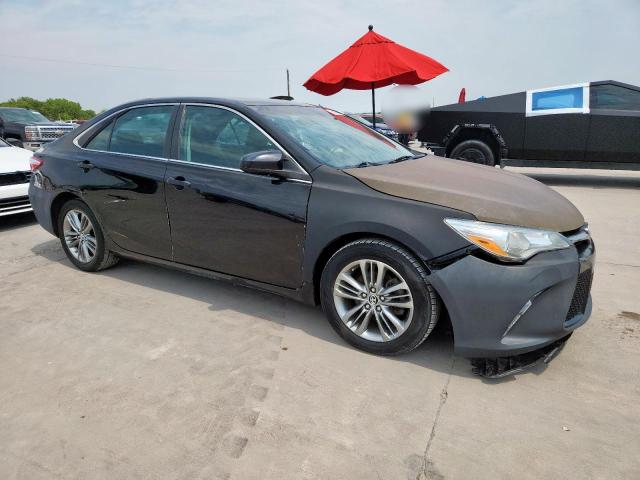 4T1BF1FK6FU051697 - 2015 TOYOTA CAMRY SE LE Czarny zdjęcie 4