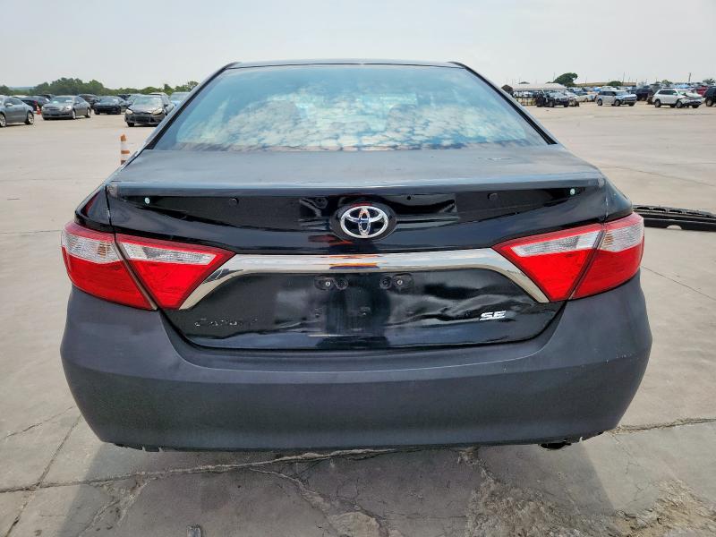 4T1BF1FK6FU051697 - 2015 TOYOTA CAMRY SE LE Czarny zdjęcie 6
