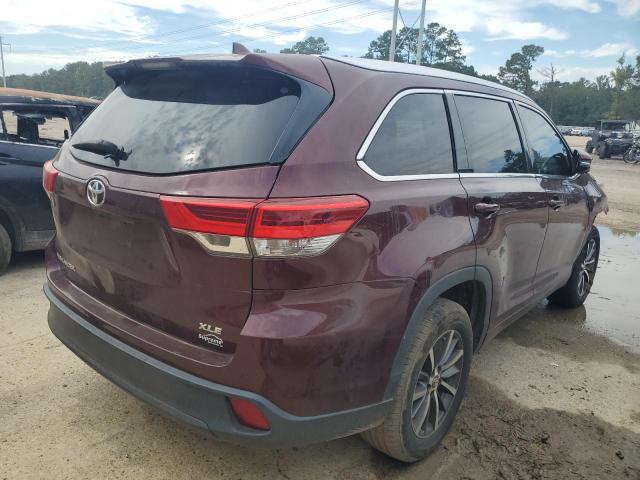 5TDKZRFH3HS220855 - 2017 TOYOTA HIGHLANDER SE RED photo 3