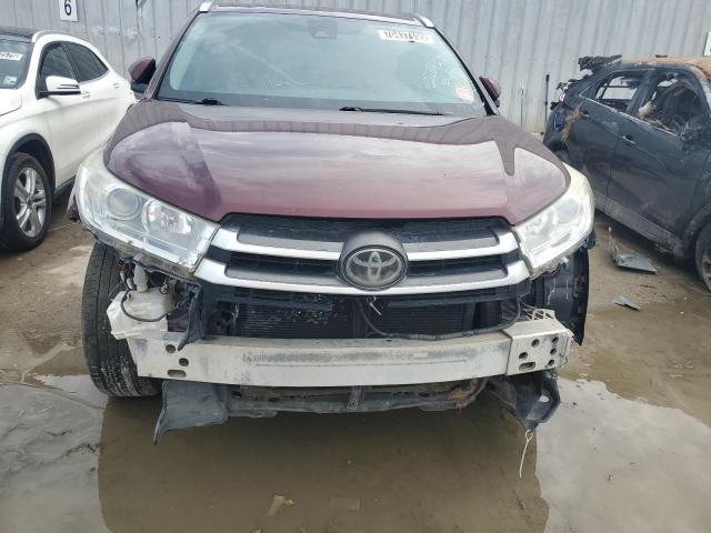 5TDKZRFH3HS220855 - 2017 TOYOTA HIGHLANDER SE RED photo 5