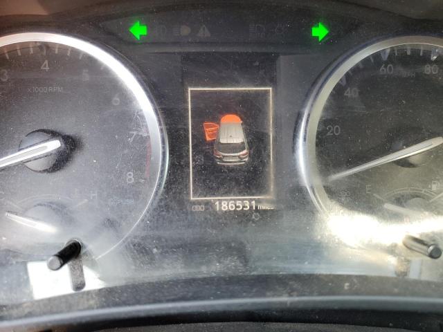 5TDKZRFH3HS220855 - 2017 TOYOTA HIGHLANDER SE RED photo 9