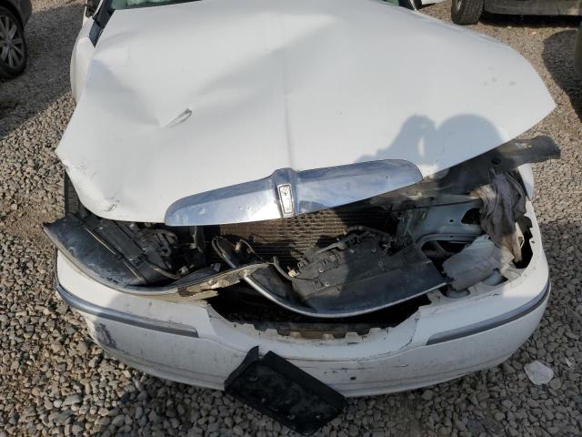 1LNHM81W4XY717680 - 1999 LINCOLN TOWN CAR EXECUTIVE WHITE photo 11
