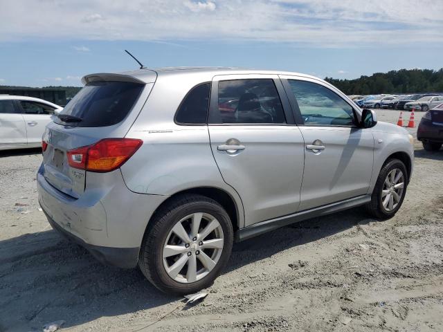 4A4AP3AU5EE004583 - 2014 MITSUBISHI OUTLANDER ES 银色 照片 3