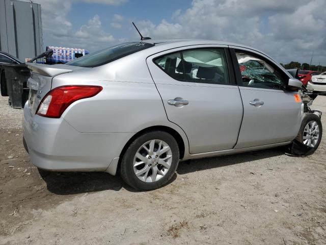 3N1CN7AP5HL886899 - 2017 NISSAN VERSA S WHITE photo 3