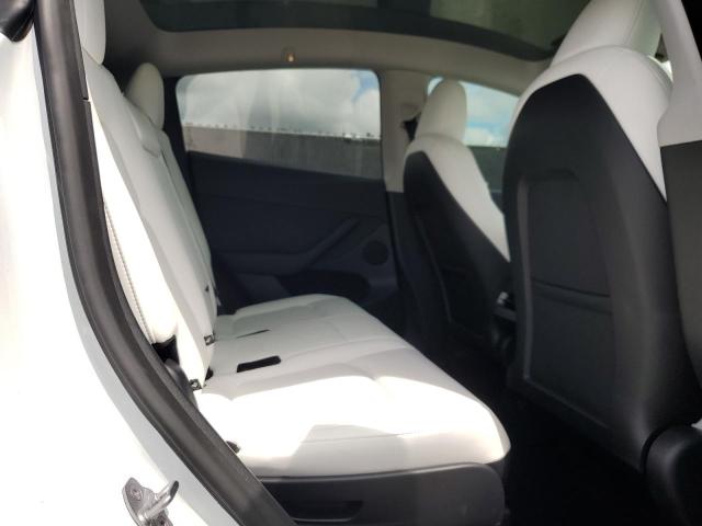7SAYGAEE9SF261434 - 2025 TESLA MODEL Y WHITE photo 10