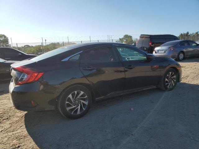 2HGFC2F58JH553008 - 2018 HONDA CIVIC LX 黑色 照片 3