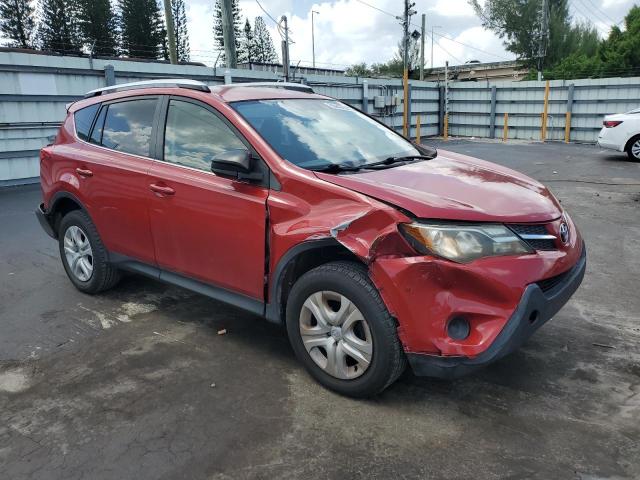 JTMZFREVXFD055541 - 2015 TOYOTA RAV4 LE RED photo 4