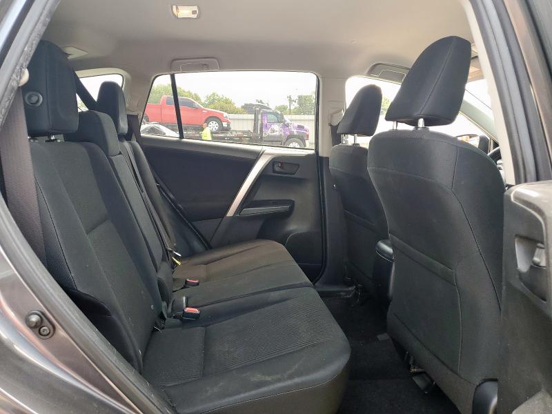 JTMZFREV1HJ124833 - 2017 TOYOTA RAV4 LE 灰色 照片 11
