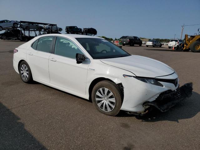 4T1B31HK5KU005388 - 2019 TOYOTA CAMRY LE WHITE photo 4