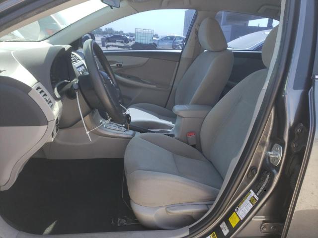 2T1BU4EE8DC123534 - 2013 TOYOTA COROLLA BASE Մոխրագույն լուսանկար 7