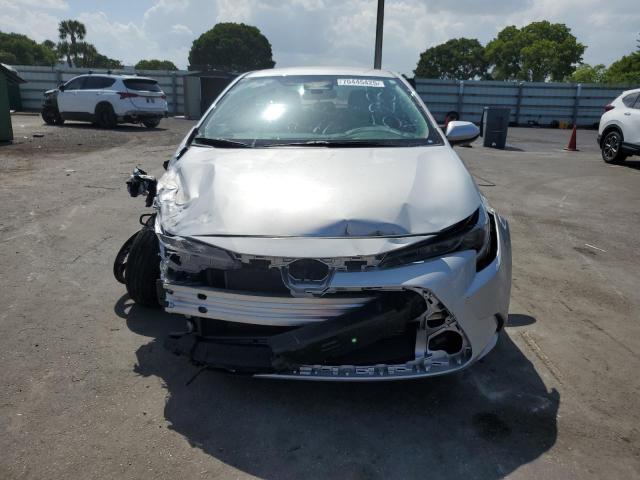 5YFB4MDE6RP135237 - 2024 TOYOTA COROLLA LE Gümüş foto 5