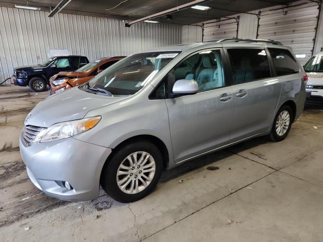 2011 TOYOTA SIENNA XLE, 
