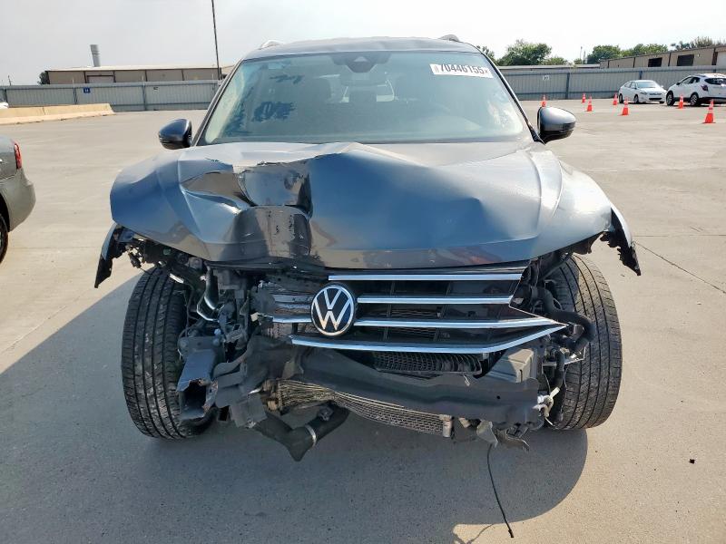 3VV3B7AX5NM137937 - 2022 VOLKSWAGEN TIGUAN SE 灰色 照片 5