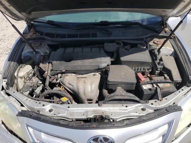 4T4BF3EK4BR102952 - 2011 TOYOTA CAMRY BASE Серебристый фото 11