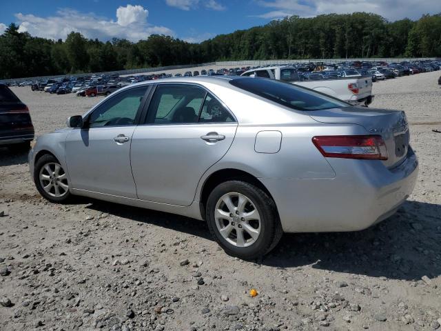 4T4BF3EK4BR102952 - 2011 TOYOTA CAMRY BASE Серебристый фото 2
