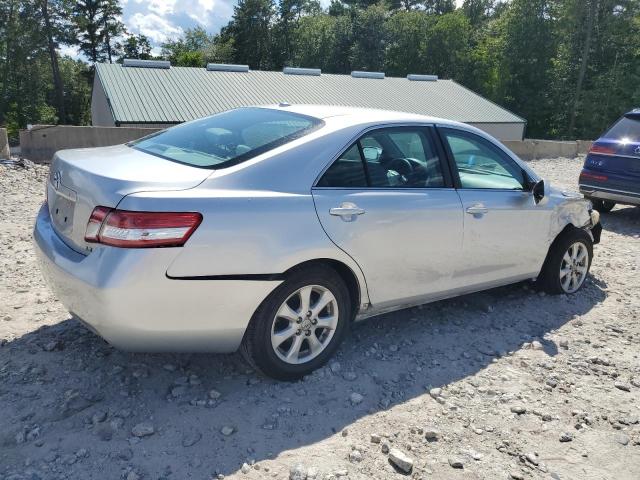 4T4BF3EK4BR102952 - 2011 TOYOTA CAMRY BASE Серебристый фото 3