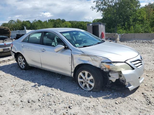 4T4BF3EK4BR102952 - 2011 TOYOTA CAMRY BASE Серебристый фото 4
