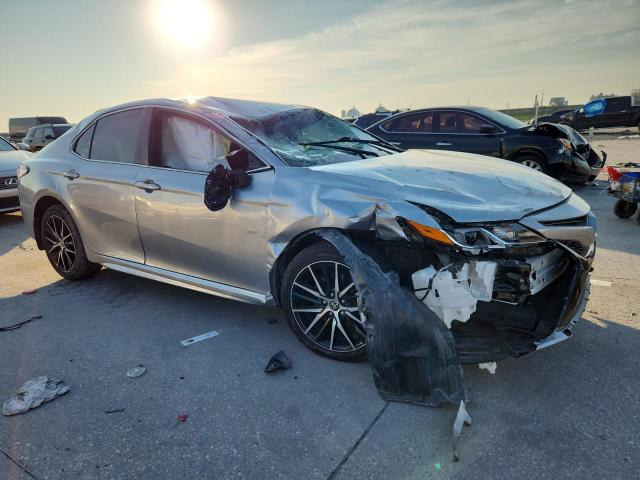 4T1B11HK1JU078892 - 2018 TOYOTA CAMRY L SILVER photo 4