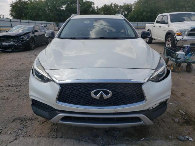 SJKCH5CR3HA034305 - 2017 INFINITI QX30 BASE WHITE photo 5